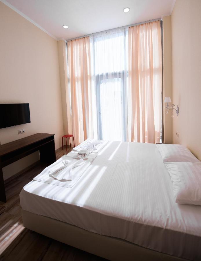 Hotel Evropa Gagra Exteriér fotografie