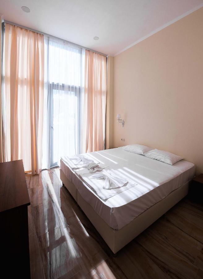 Hotel Evropa Gagra Exteriér fotografie