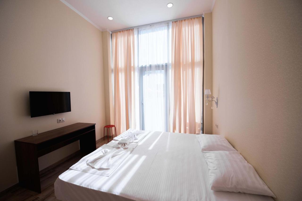 Hotel Evropa Gagra Exteriér fotografie